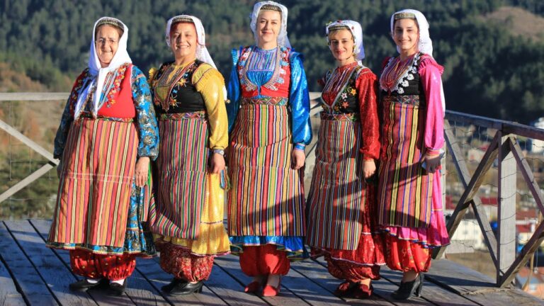 Rüyada Yöresel Elbise Görmek